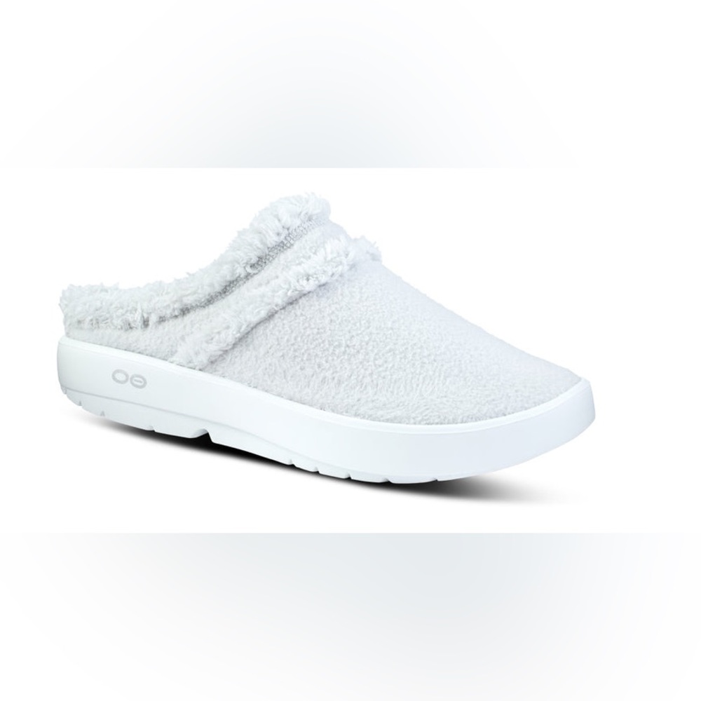 NEW OOCOOZIE SLIPPER - LIGHT GRAY SIZE 9